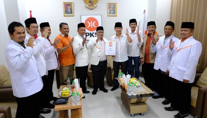 PKS Resmi Dukung Mochamad Nur Arifin dan Syah Muhammad Natanegara dalam Pilkada Trenggalek 2024