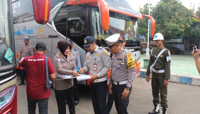 Jelang Libur Nataru, Ditlantas Polda Jatim Lakukan Ramp Check di Terminal Bus Trenggalek